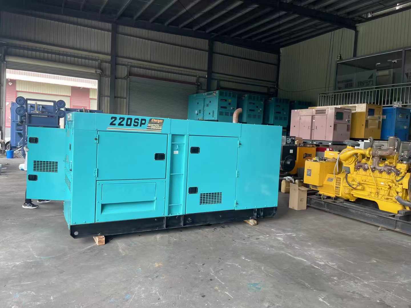 定南800kW 柴油发电机的输出电流波动范围是多少？