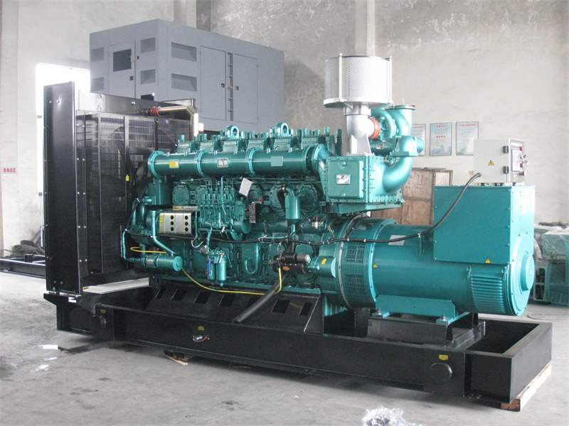 定南200KW 柴油发电机的油耗是多少？