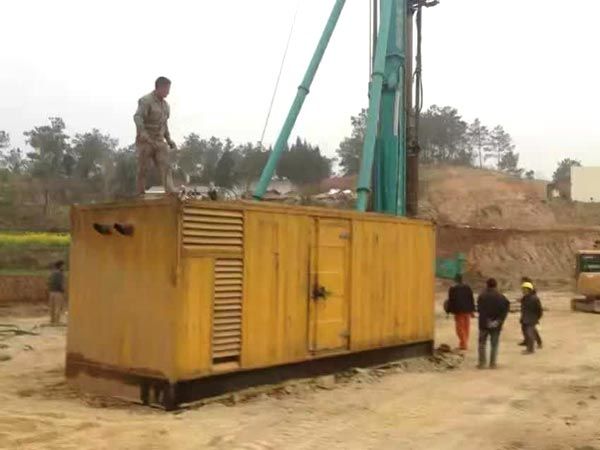 定南如何判断水冷式机油散热器密封件是否需要更换？